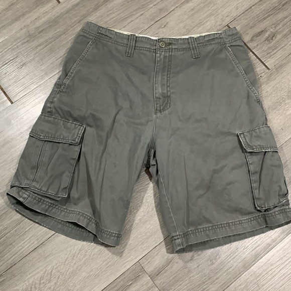QuickSilver Gray 100% Cotton Cargo Shorts size 30 - Picture 1 of 8